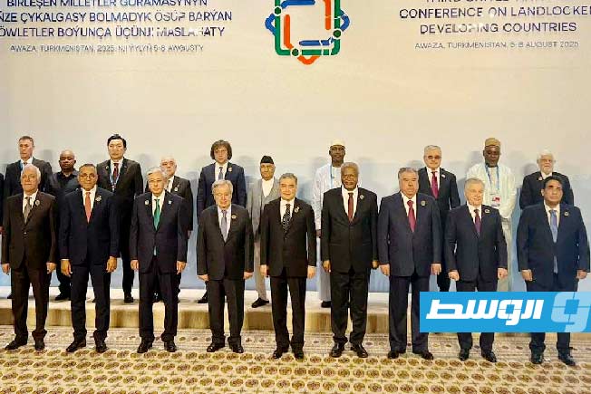 صورة تذكارية للزعماء والقادمة المشاركين في المؤتمر، 5 أغسطس 2025. (المجلس الرئاسي)