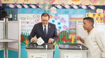 رئيس الهيئة العامة للاعتماد والرقابة الصحية يشارك في التصويت لانتخابات مجلس الشيوخ 2025.