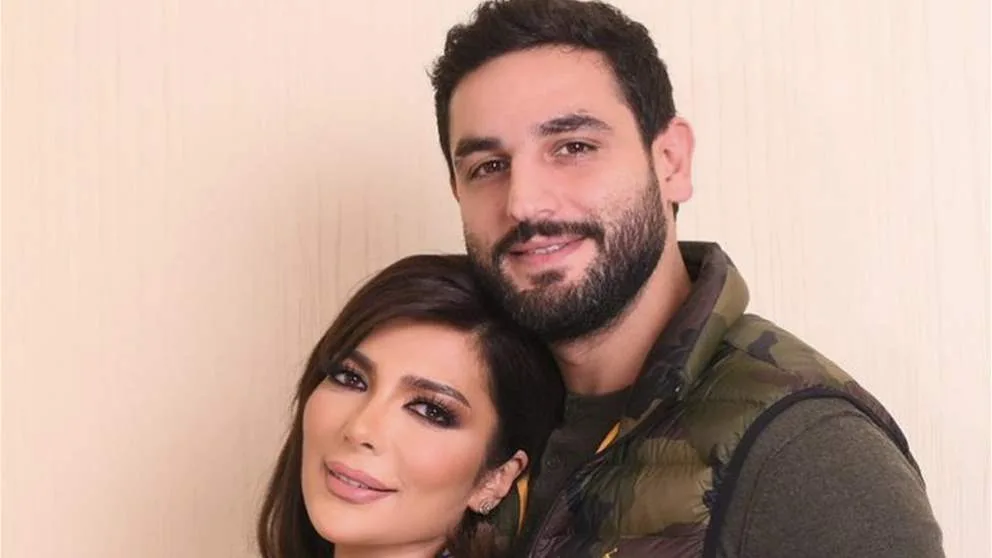 عودة مؤثرة لأنس نصري إلى سوريا بعد 15 عاماً ولقاء عاطفي مع ابنته أصالة! عودة مؤثرة لأنس نصري إلى سوريا بعد 15 عاماً ولقاء عاطفي مع ابنته أصالة!
