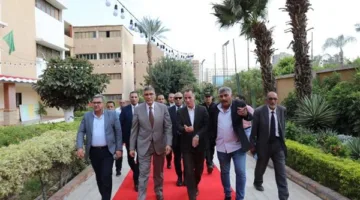 محافظ الجيزة يراقب مجريات الانتخابات ميدانياً في أحياء الدقي وجنوب الجيزة