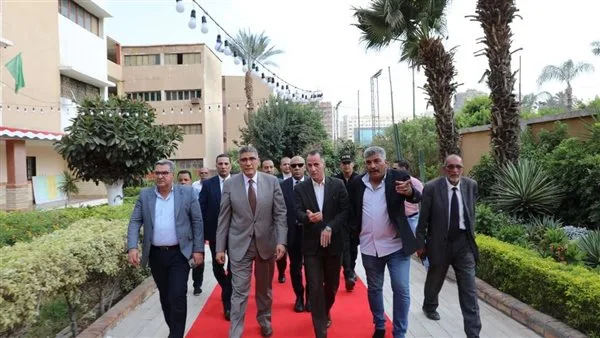 محافظ الجيزة يراقب مجريات الانتخابات ميدانياً في أحياء الدقي وجنوب الجيزة
