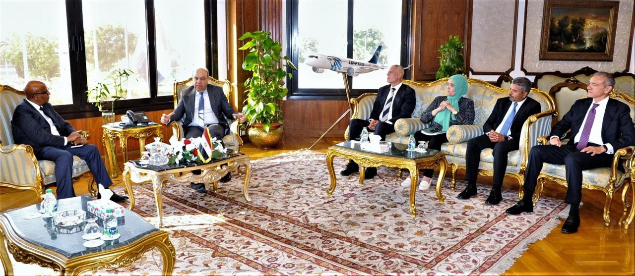 وزير الطيران