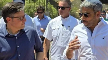 تقارير عبرية: إسرائيل تقدم لرئيس مجلس النواب الأمريكي “مخططات ووثائق” حول ضم الضفة الغربية.. ونتنياهو يُخبر المسؤولين الأمريكيين بأنه “لا مفر من خيار عسكري في غزة”
