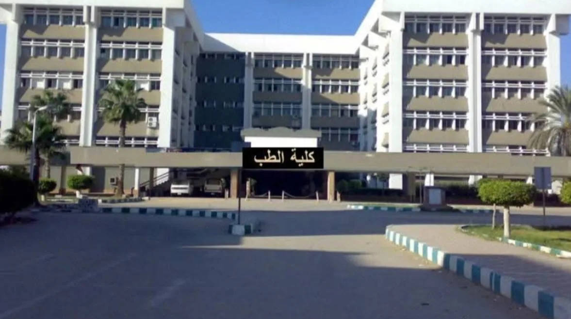 عميد كلية الطب بطنطا يناقش مشكلة الاستقالات في قسم النساء والتوليد عميد كلية الطب بطنطا يناقش مشكلة الاستقالات في قسم النساء والتوليد