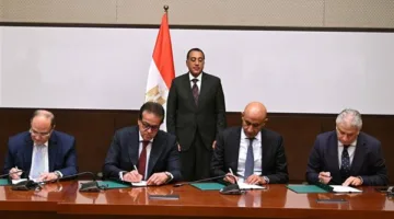 مدبولي يلتقي لتوقيع اتفاقية لإنشاء خمس مدارس تكنولوجيا تطبيقية في مجالات صناعة الأدوية والرعاية الصحية