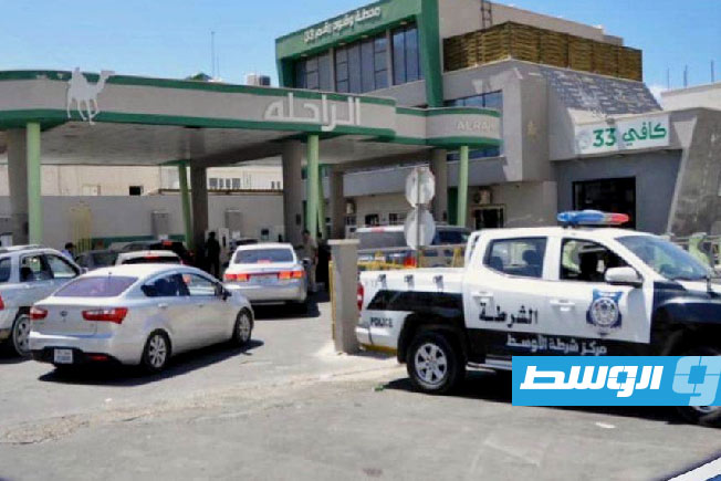 جانب من عملية التزويد بالوقود في طرابلس، الأربعاء 6 أغسطس 2025 (وزارة الداخلية بحكومة الوحدة الوطنية الموقتة)