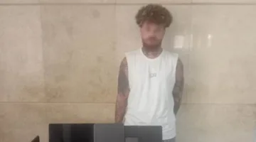 الداخلية تعلن عن تفاصيل اعتقال “بيتر تاتو” بتهمة نشر مقاطع فيديو غير لائقة