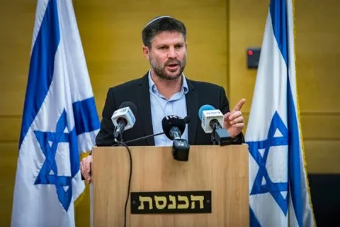 وزير المالية الإسرائيلي يكشف عن خطة لإعادة بناء مستوطنة تم إخلاؤها منذ عشرين عامًا وزير المالية الإسرائيلي يكشف عن خطة لإعادة بناء مستوطنة تم إخلاؤها منذ عشرين عامًا