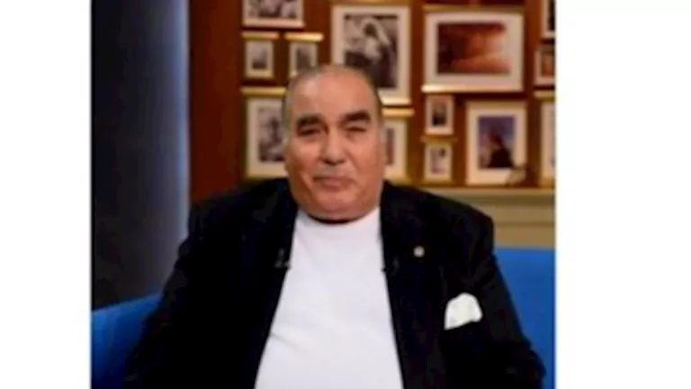 الفنان والأب: رامز جلال يقدم كلمات مؤثرة في نعي سيد صادق