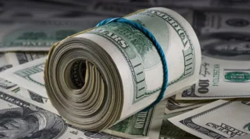 الدولار يسير نحو إنهاء أسبوعي سلبي في ظل توقعات بتخفيف السياسة النقدية