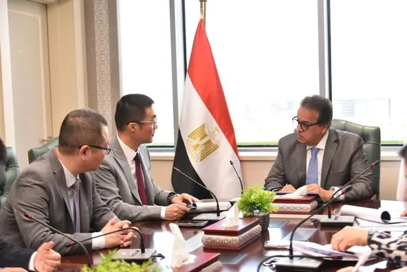 وزير الصحة يتناول مع رئيس هواوي العالمية سبل التعاون في مجال الذكاء الاصطناعي لتعزيز نظام الرعاية الصحية