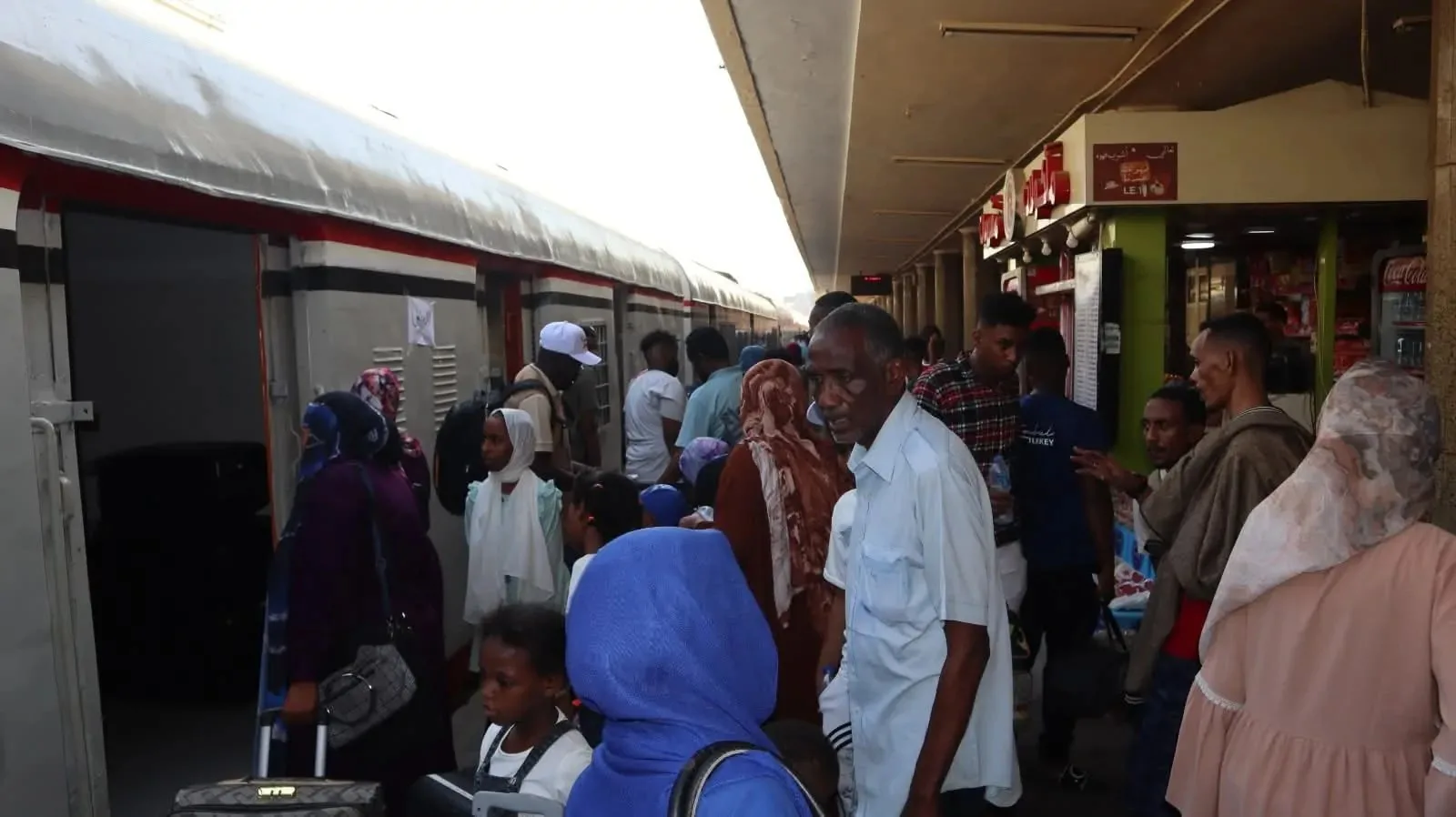 شبكة السكك الحديدية المصرية: بدء تشغيل القطار الرابع لتيسير العودة الطوعية للأخوة السودانيين شبكة السكك الحديدية المصرية: بدء تشغيل القطار الرابع لتيسير العودة الطوعية للأخوة السودانيين