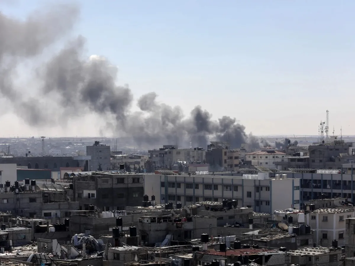 استشهاد 11 فلسطينيًا جراء قصف إسرائيلي على مخيمات النازحين في مدينة غزة