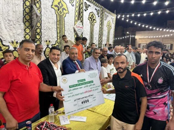 جمع غفير من الجمهور في ختام دورة كرة القدم الصيفية بمركز شباب كفر تصفا جمع غفير من الجمهور في ختام دورة كرة القدم الصيفية بمركز شباب كفر تصفا