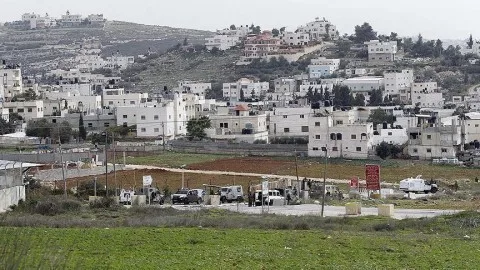 إسرائيليون يطورون مستوطنة جديدة في شمال الضفة الغربية إسرائيليون يطورون مستوطنة جديدة في شمال الضفة الغربية