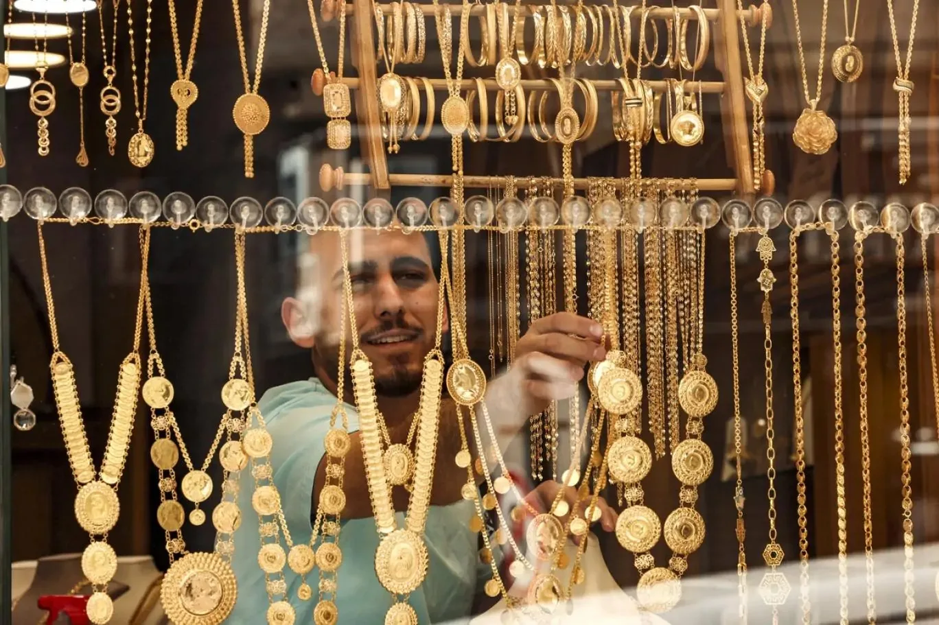 أسعار الذهب في اليمن بتاريخ 17 أغسطس 2025.. تراجع جديد يسبب اضطرابًا في السوق المحلية وسط تقلبات عالمية أسعار الذهب في اليمن بتاريخ 17 أغسطس 2025.. تراجع جديد يسبب اضطرابًا في السوق المحلية وسط تقلبات عالمية