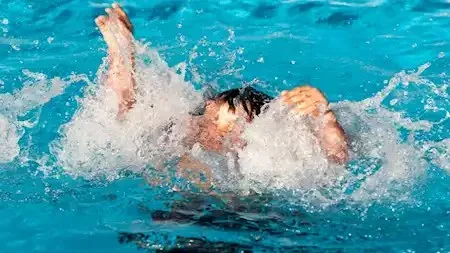 غرق طفل يبلغ من العمر 3 سنوات أثناء اللعب مع أسرته في مزرعة بالمنيا غرق طفل يبلغ من العمر 3 سنوات أثناء اللعب مع أسرته في مزرعة بالمنيا