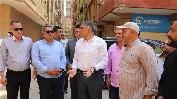 محافظ الجيزة يشرف على إزالة 6 أبراج غير قانونية في شارع اللبيني بحي الهرم