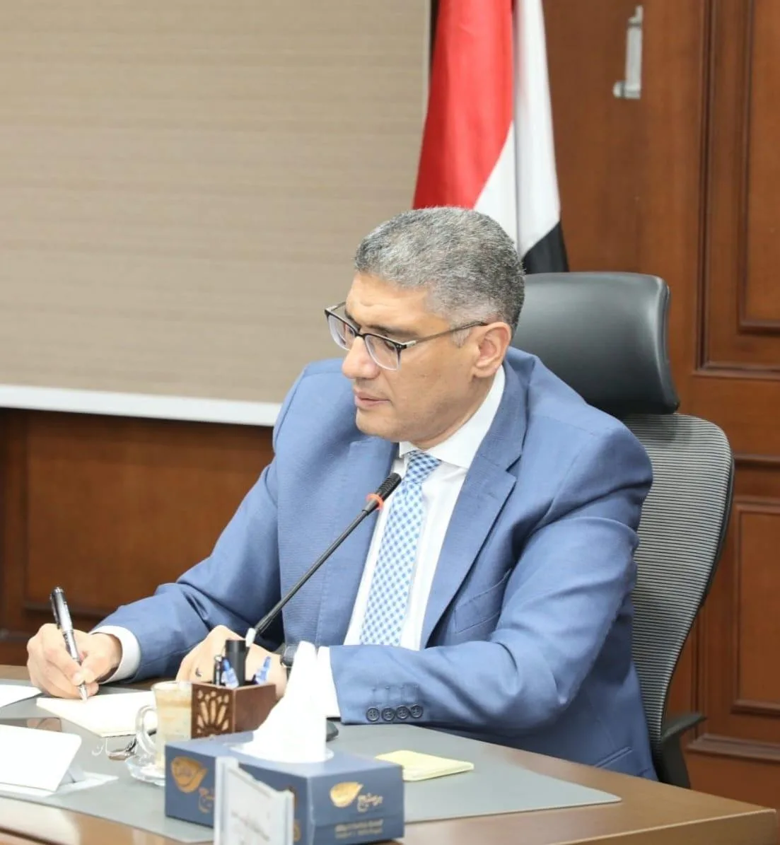 محافظ الجيزة يُكوّن لجنة لتحديد وتصنيف المناطق وفقاً للقانون الجديد الذي ينظم العلاقة بين الملاك والمستأجرين محافظ الجيزة يُكوّن لجنة لتحديد وتصنيف المناطق وفقاً للقانون الجديد الذي ينظم العلاقة بين الملاك والمستأجرين