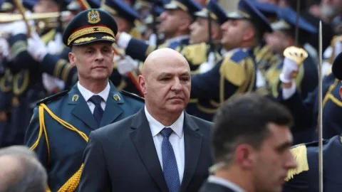بعد الطلب الإسرائيلي بإنهاء مهامها.. الرئيس اللبناني يعبر عن إصراره على بقاء قوة الأمم المتحدة لحفظ السلام في الجنوب بعد الطلب الإسرائيلي بإنهاء مهامها.. الرئيس اللبناني يعبر عن إصراره على بقاء قوة الأمم المتحدة لحفظ السلام في الجنوب
