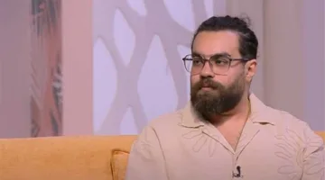 علي رؤوف يكشف عن جوانب أغنية “أنا بشحت بالجيتار” التي أصبحت حالة رائجة.