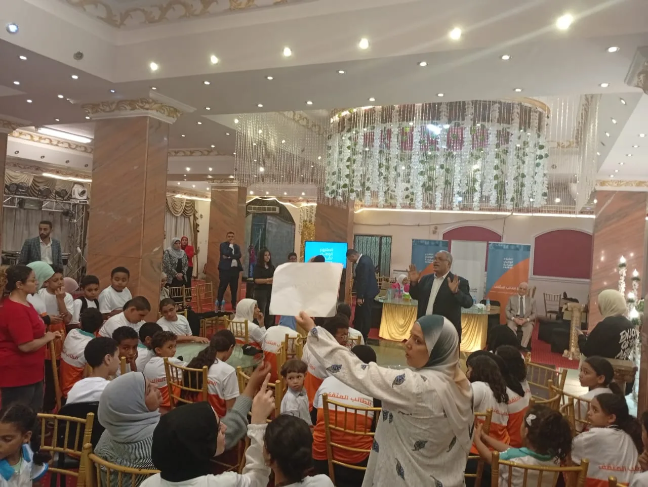 وزارة الشباب والرياضة تبدأ أولى ورش العمل التعريفية بالمشروع الوطني للقراءة في مركز شباب الزيتون وزارة الشباب والرياضة تبدأ أولى ورش العمل التعريفية بالمشروع الوطني للقراءة في مركز شباب الزيتون
