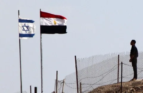 إعلام إسرائيلي يتحدث عن ‘حرب باردة’: مصر تتعامل مع إسرائيل كعدو في ظل تهديدات الغاز واستعدادات عسكرية إعلام إسرائيلي يتحدث عن ‘حرب باردة’: مصر تتعامل مع إسرائيل كعدو في ظل تهديدات الغاز واستعدادات عسكرية