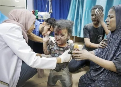 منظمة الصحة العالمية: أكثر من 15 ألف فرد في غزة يحتاجون للإجلاء الطبي. منظمة الصحة العالمية: أكثر من 15 ألف فرد في غزة يحتاجون للإجلاء الطبي.