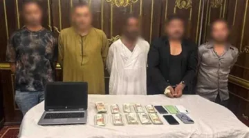 تفاصيل حادثة سرقة في الجيزة: شخص تعرض للأذى نتيجة انتحال الهوية في مقطعي فيديو مع راكبي ميكروباص