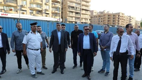 إجراء تحويلات مرورية للسيارات في شارعي فيصل والهرم لتنفيذ محطة مترو. إجراء تحويلات مرورية للسيارات في شارعي فيصل والهرم لتنفيذ محطة مترو.