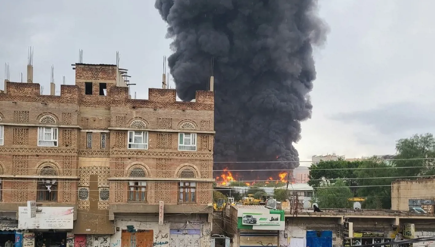 5:00 مساءً: مسؤول في إسرائيل لمناقشة ضربات لبنان… انفجارات تهز العاصمة صنعاء و’أسلحة الحزب ستُسلم’ 5:00 مساءً: مسؤول في إسرائيل لمناقشة ضربات لبنان… انفجارات تهز العاصمة صنعاء و’أسلحة الحزب ستُسلم’