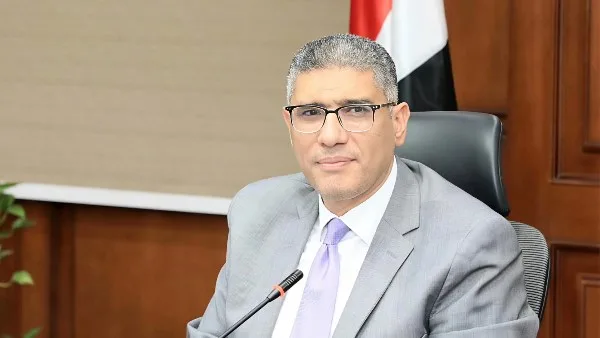محافظ الجيزة: موسم حصاد استثنائي للقمح مع تجاوز الأهداف بتوريد 184,135 طنًا محافظ الجيزة: موسم حصاد استثنائي للقمح مع تجاوز الأهداف بتوريد 184,135 طنًا