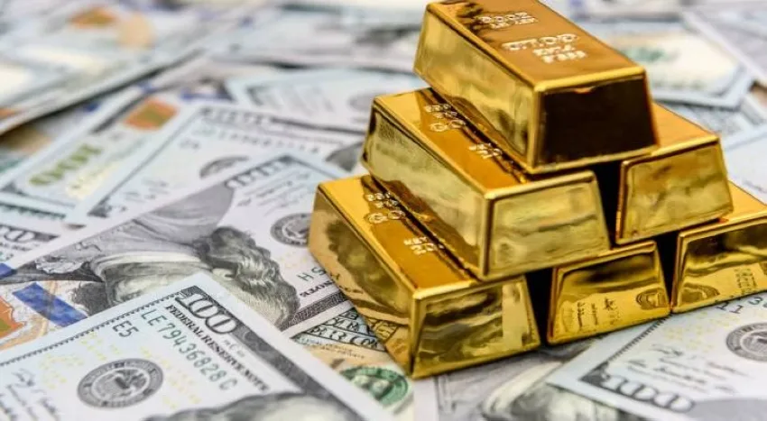 الذهب يتراجع من ذروته خلال أسبوعين بسبب ارتفاع قيمة الدولار الذهب يتراجع من ذروته خلال أسبوعين بسبب ارتفاع قيمة الدولار