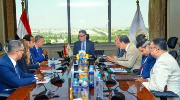 وزير التموين يلتقي برئيس مجلس إدارة شركة السكر والصناعات التكاملية لمناقشة استراتيجيات التطوير