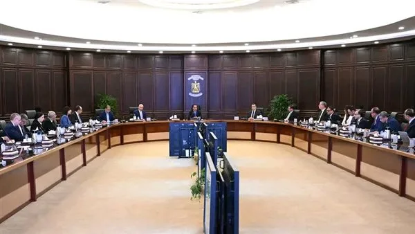 رئيس الوزراء يراقب جهود تأمين إمدادات الوقود لصناعة الزراعة والقطاعات التنموية. رئيس الوزراء يراقب جهود تأمين إمدادات الوقود لصناعة الزراعة والقطاعات التنموية.