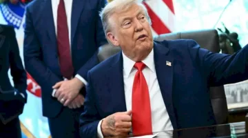 هل بدأت المشاكل الصحية لدونالد ترامب؟ ألقوا نظرة على يده!