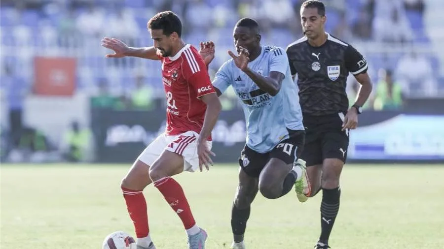 هاني رمزي يوجه انتقادات لريبيرو بعد فشل الأهلي هاني رمزي يوجه انتقادات لريبيرو بعد فشل الأهلي