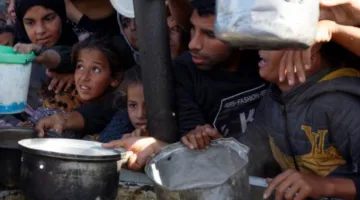 برنامج الأغذية العالمي يعتبر المساعدات إلى غزة “قطرة في محيط”