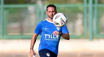 يانيك فيريرا، مدرب الزمالك، يعبّر عن استيائه من إضاعة الوقت ويدعو للحفاظ على حيوية كرة القدم، ويشدد على ضرورة تحسين أداء أحمد حمدي للاندماج مع الفريق.