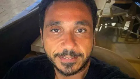 وفاة مخرج مصري شاب بعد كتابة رسالة مبهمة: نغادر دون إرادتنا وفاة مخرج مصري شاب بعد كتابة رسالة مبهمة: نغادر دون إرادتنا