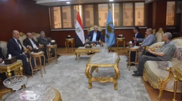الأوقاف تبحث في استثمار الأراضي الوقفية غير المستخدمة في مشاريع سكنية.