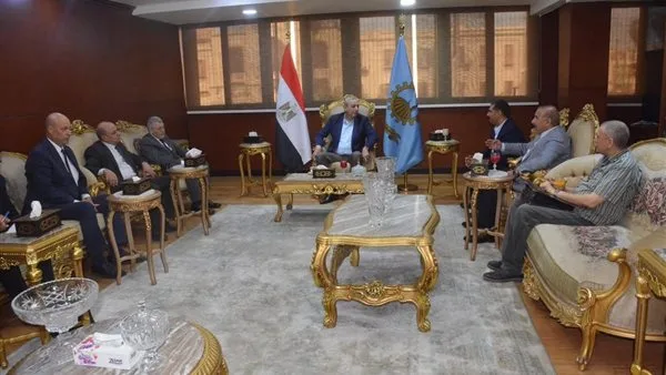 الأوقاف تبحث في استثمار الأراضي الوقفية غير المستخدمة في مشاريع سكنية. الأوقاف تبحث في استثمار الأراضي الوقفية غير المستخدمة في مشاريع سكنية.
