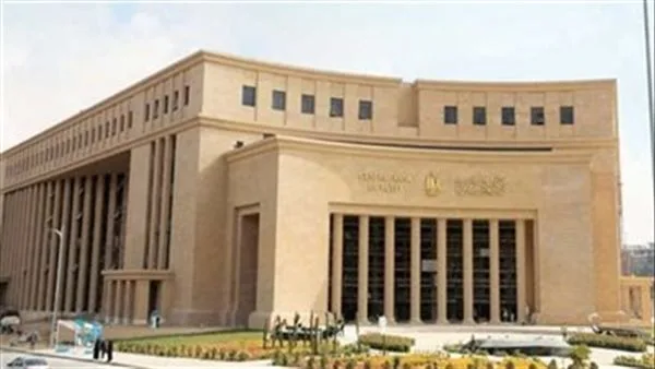 البنك المركزي يقلل سعر الفائدة على الودائع والقروض بمقدار 2% البنك المركزي يقلل سعر الفائدة على الودائع والقروض بمقدار 2%