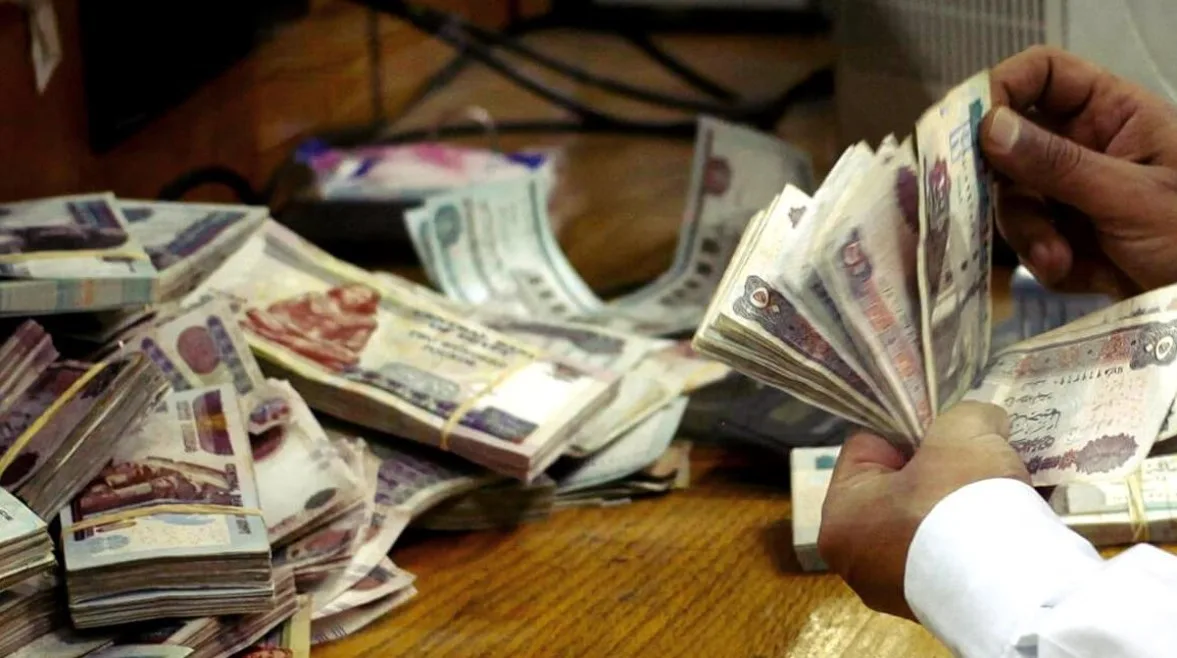 فوضى كبيرة في شهادات الادخار.. البنوك تواجه تحديات تخفيض الفائدة فوضى كبيرة في شهادات الادخار.. البنوك تواجه تحديات تخفيض الفائدة