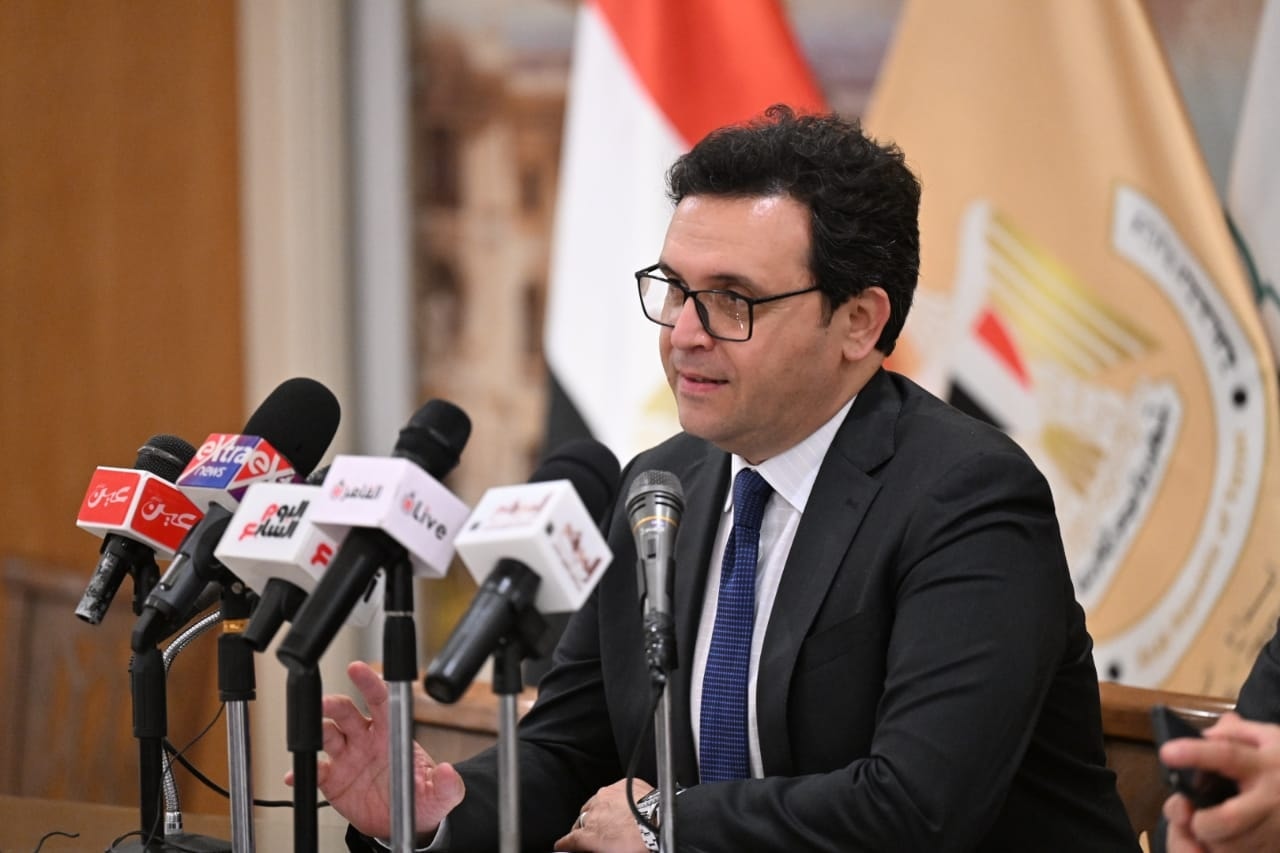 وزير الثقافة أحمد هنو.