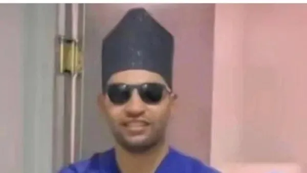 اعتذار رسمي من طبيب النساء والتوليد محمد البلاصي بشأن الفيديو المثير للجدل للرقص مع الطفل اعتذار رسمي من طبيب النساء والتوليد محمد البلاصي بشأن الفيديو المثير للجدل للرقص مع الطفل