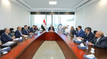 وزير البترول يناقش تنفيذ مشروع وطني للمسح الجوي لتحديث خريطة الموارد المعدنية في مصر.