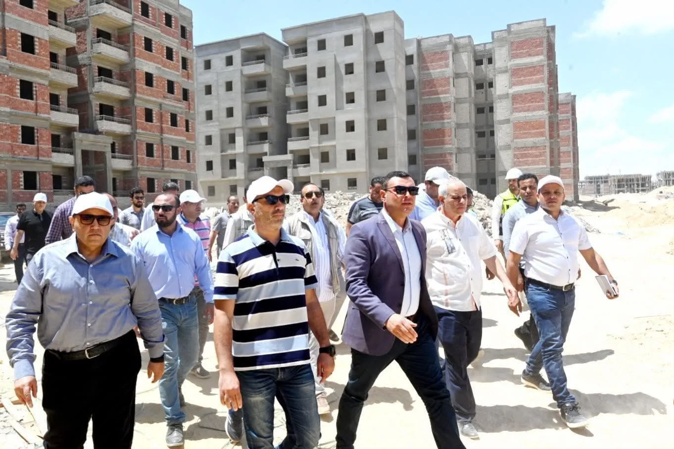 وزير الإسكان يزور مشاريع “سكن لكل المصريين” والطرق في مدينة برج العرب الجديدة وزير الإسكان يزور مشاريع “سكن لكل المصريين” والطرق في مدينة برج العرب الجديدة