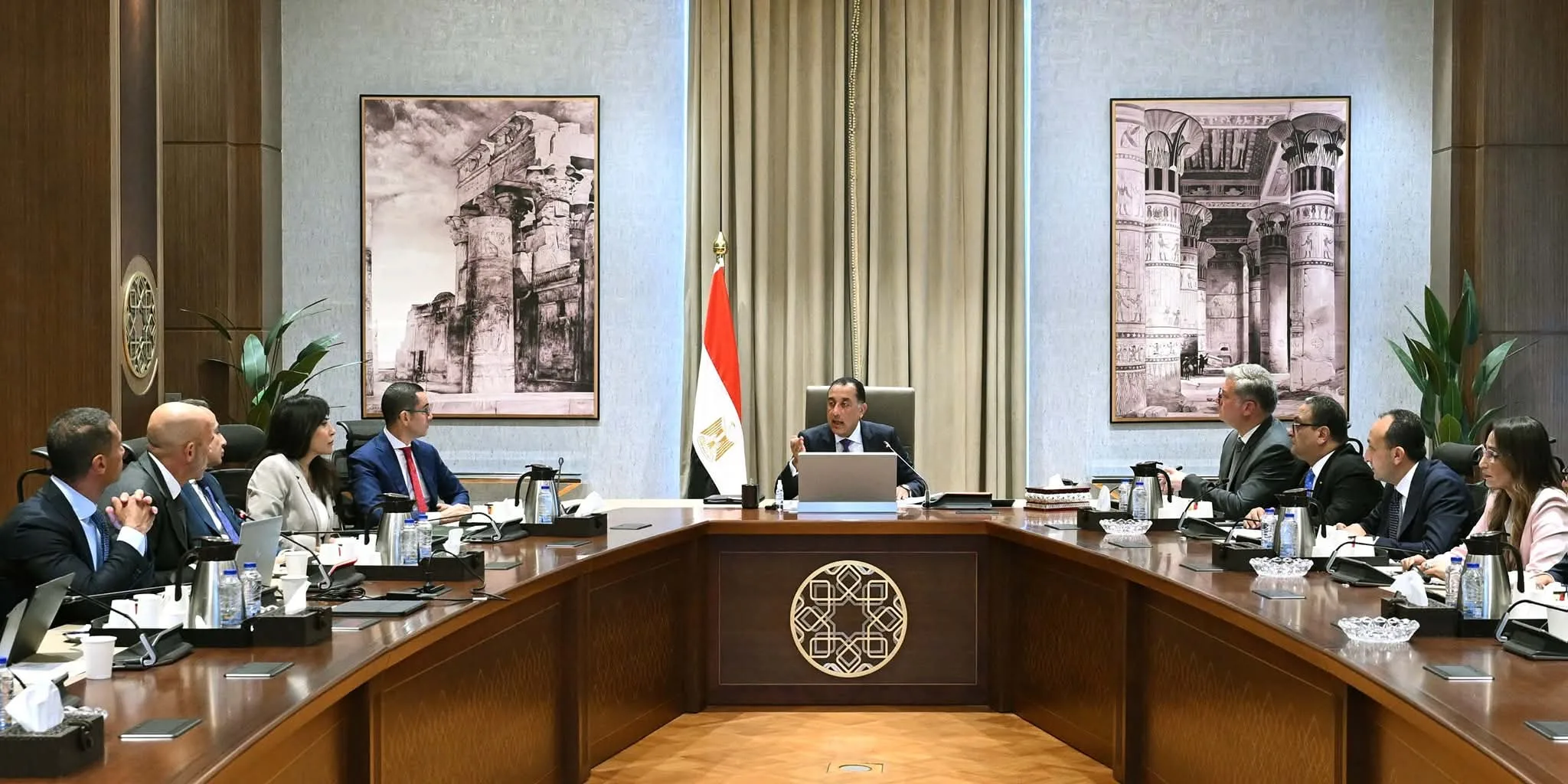 رئيس الوزراء: خطة شاملة لتعزيز القيمة المضافة من الرمال الكاولينية في العين السخنة رئيس الوزراء: خطة شاملة لتعزيز القيمة المضافة من الرمال الكاولينية في العين السخنة