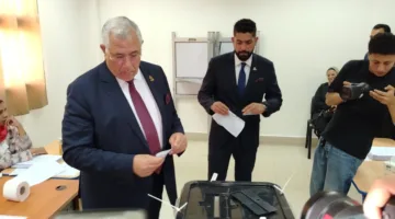 أمين عام حزب الجبهة يشارك في التصويت بانتخابات مجلس الشيوخ